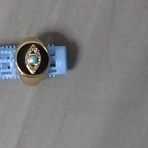 Ring - Picture 3 of 4